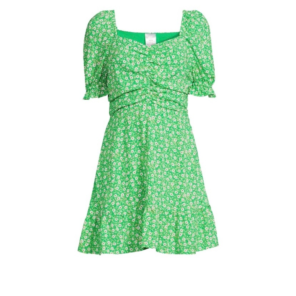 Woman’s Puff Sleeve Dress
